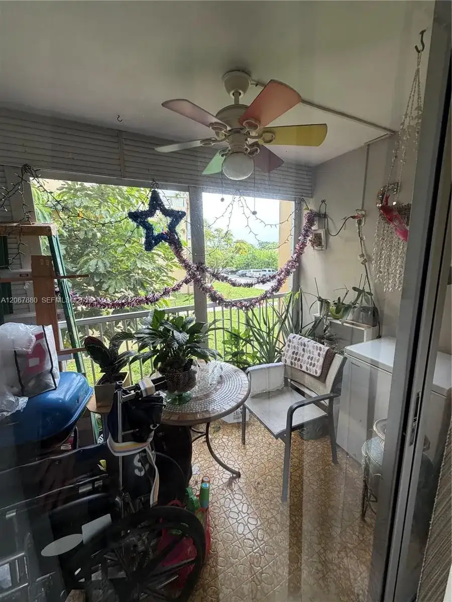 952 NE 199th St # 2N, Miami FL 33179 photo 3