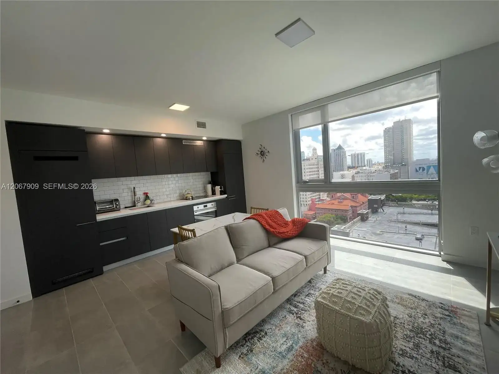227 NE 2nd St # 1606, Miami FL 33132 photo 3