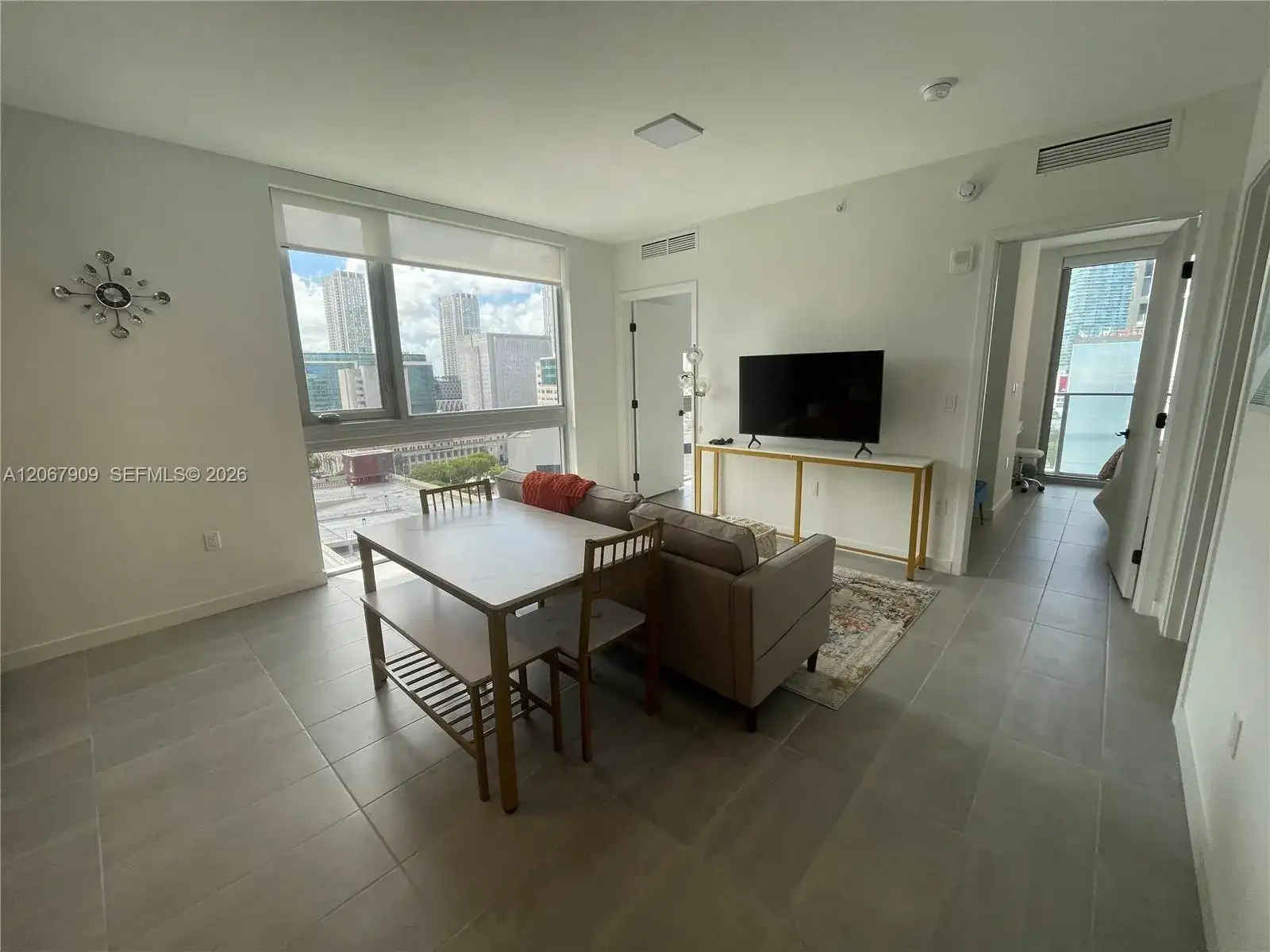 227 NE 2nd St # 1606, Miami FL 33132 photo 4
