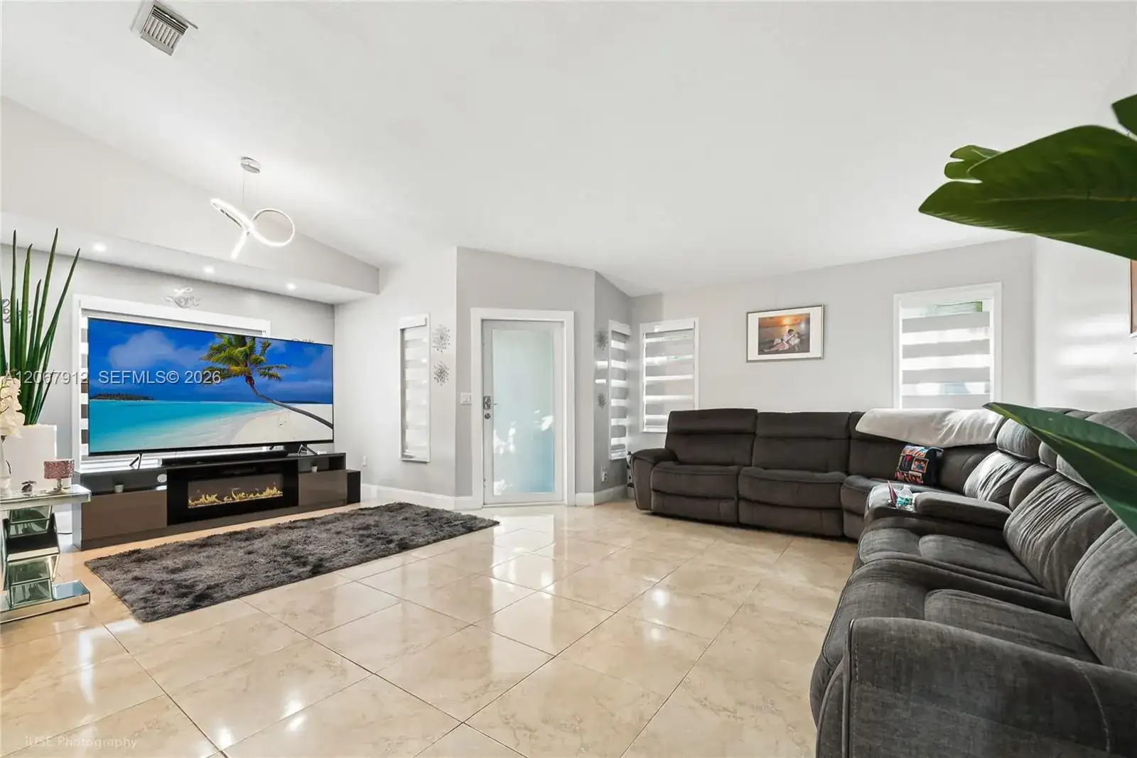 16520 SW 99th St, Miami FL 33196 photo 2
