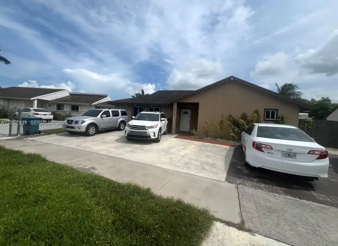 12242 SW 210th St, Miami FL 33177 photo 2