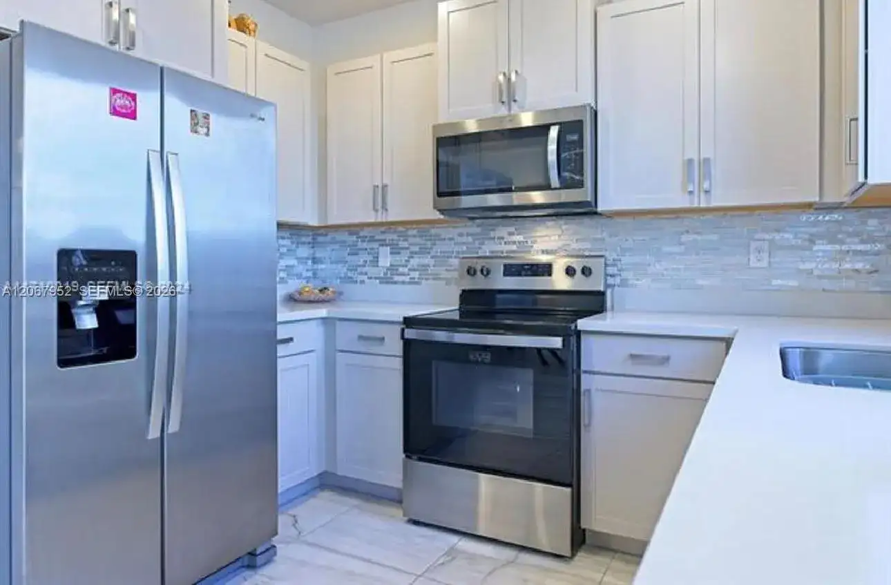 1056 SE 23rd Ave, Homestead FL 33035 photo 3