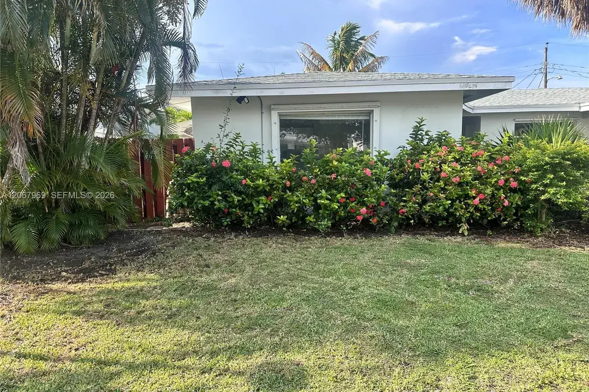 1925 - 1929 NE 26th St, Wilton Manors FL 33305