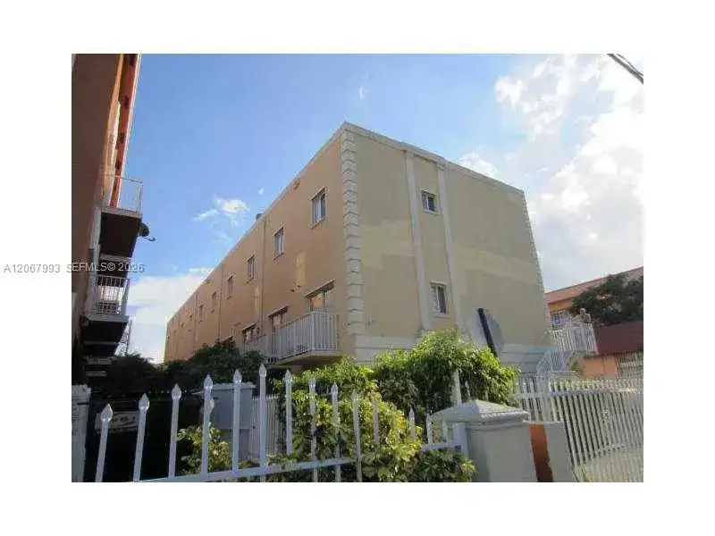 928 SW 3 # 207, Miami FL 33130 photo 4