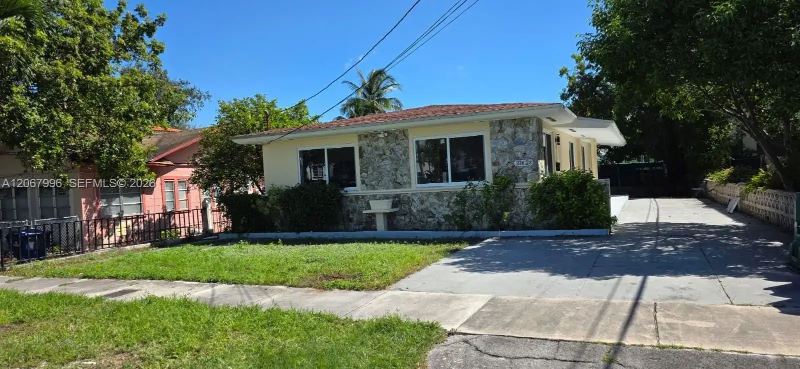 21 NW 32nd Ct, Miami FL 33125 photo 3