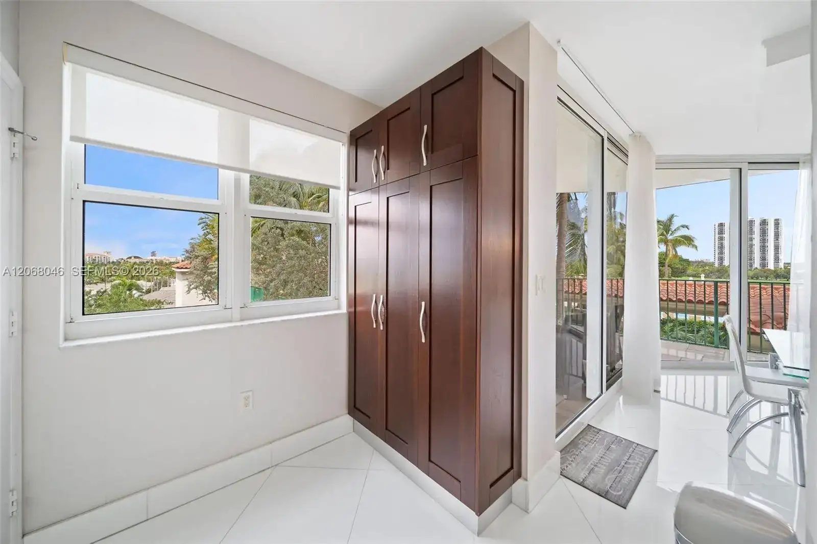 19900 E Country Club Dr # 610, Aventura FL 33180 photo 5