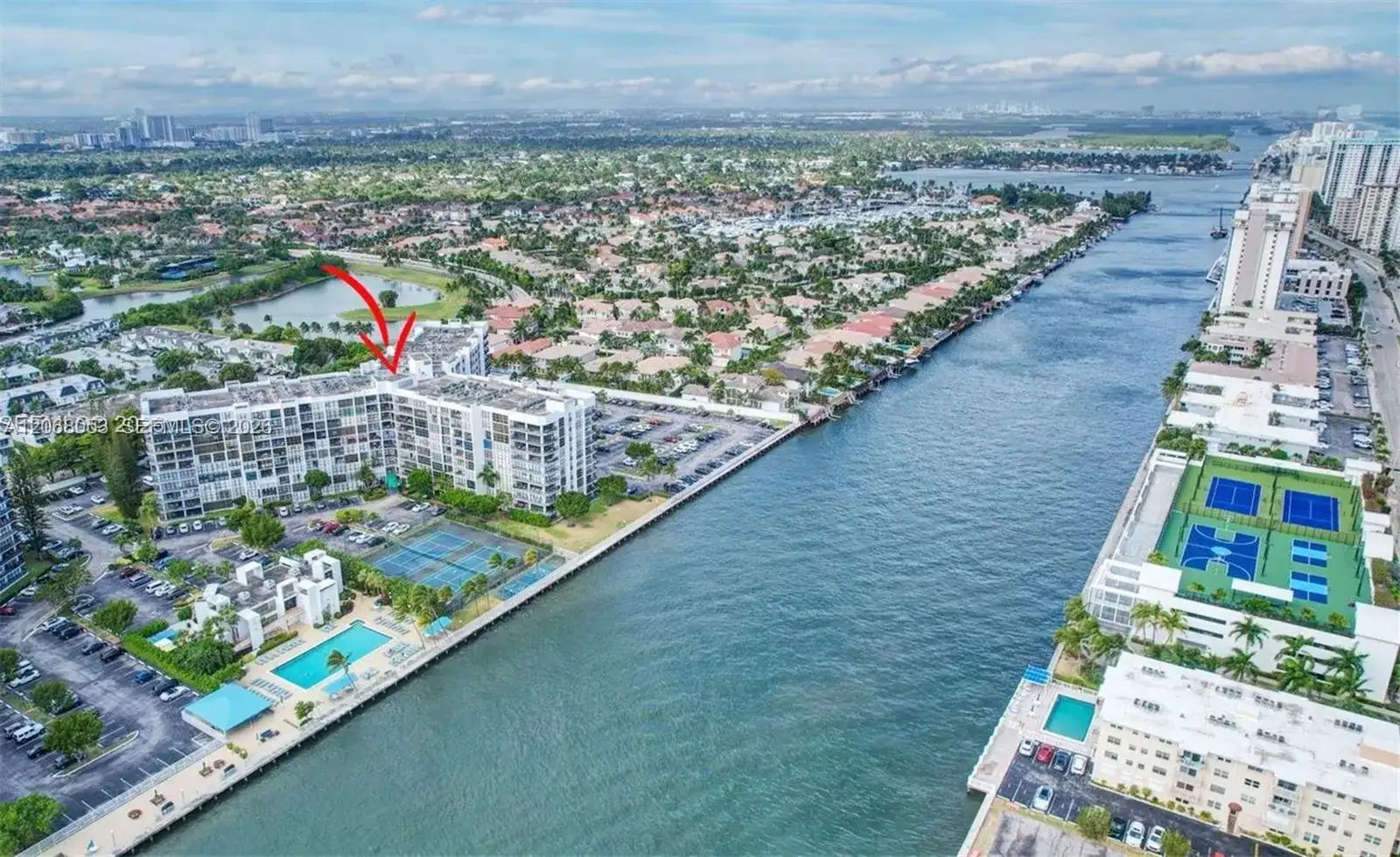 1000 Parkview Dr # 825, Hallandale Beach FL 33009 photo 2