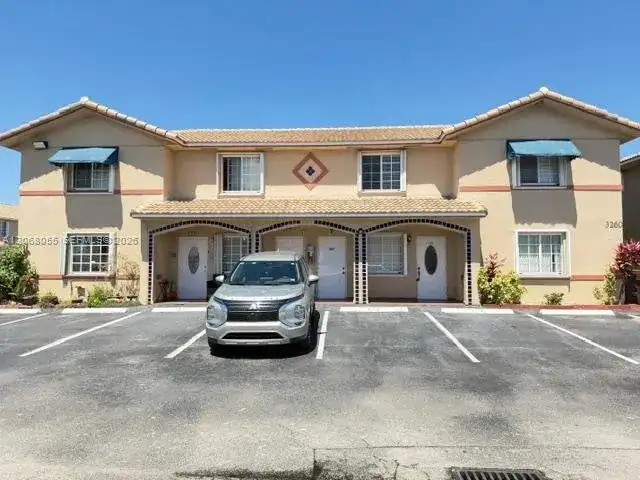 3260 W 70th St # 202, Hialeah FL 33018