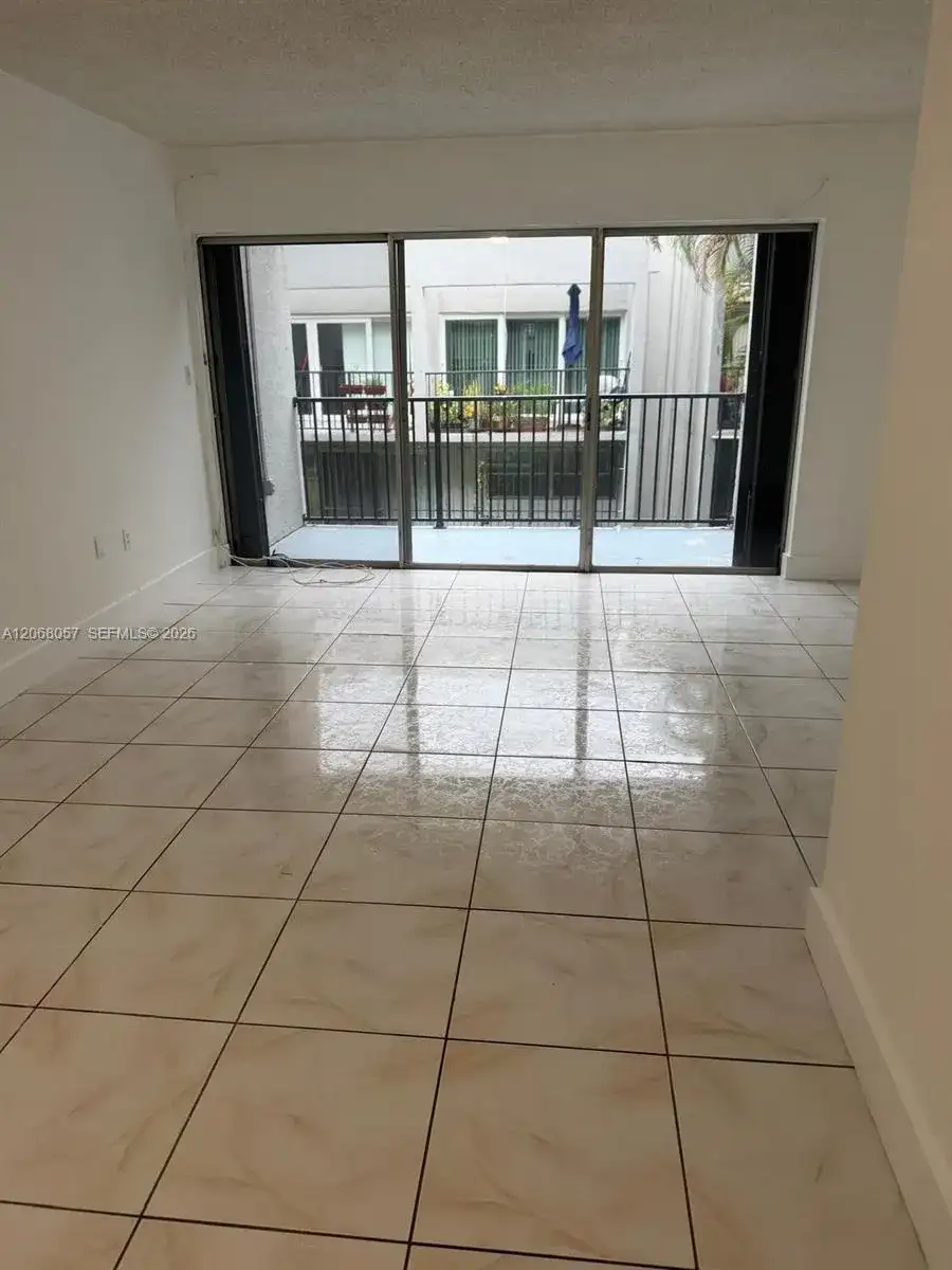 30 NW 87th Ave # C223, Miami FL 33172 photo 4