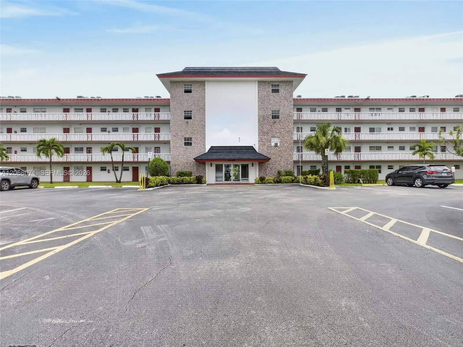 4140 NW 44th Ave # 408, Lauderdale Lakes FL 33319 photo 3