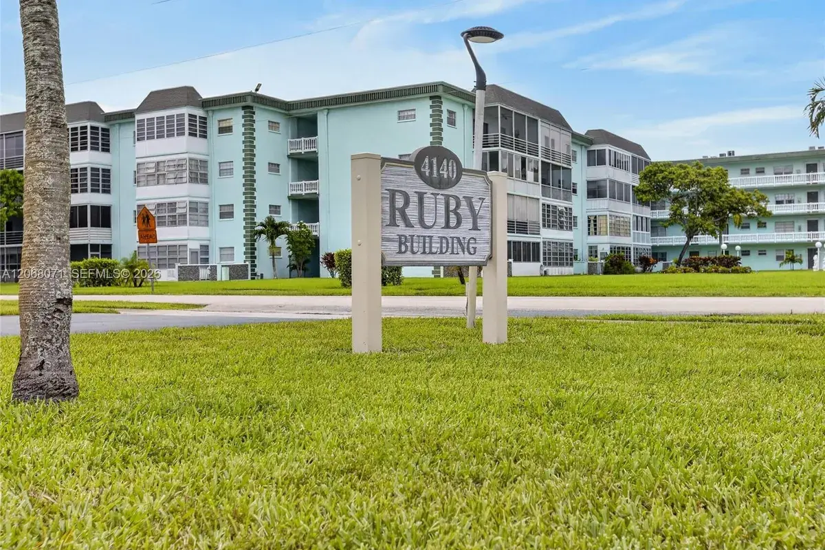4140 NW 44th Ave # 408, Lauderdale Lakes FL 33319