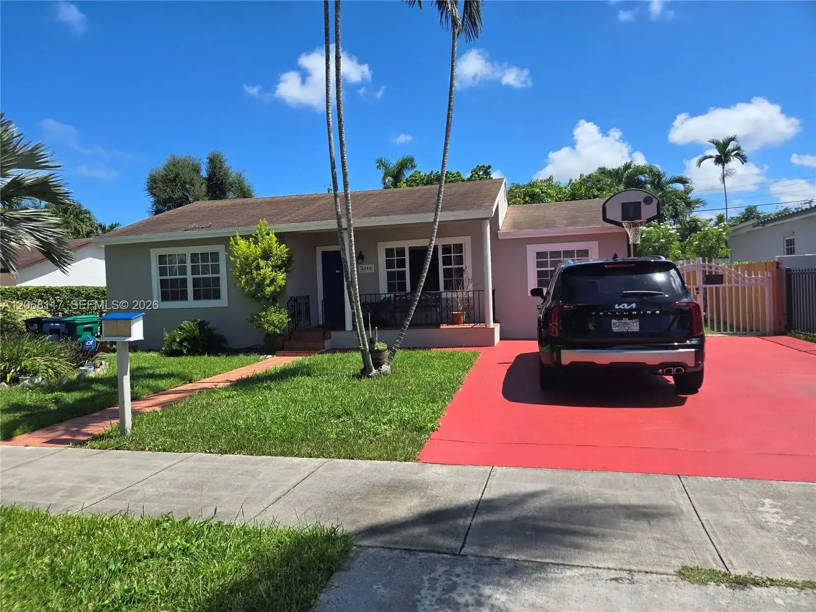 6858 SW 39th St, Miami FL 33155