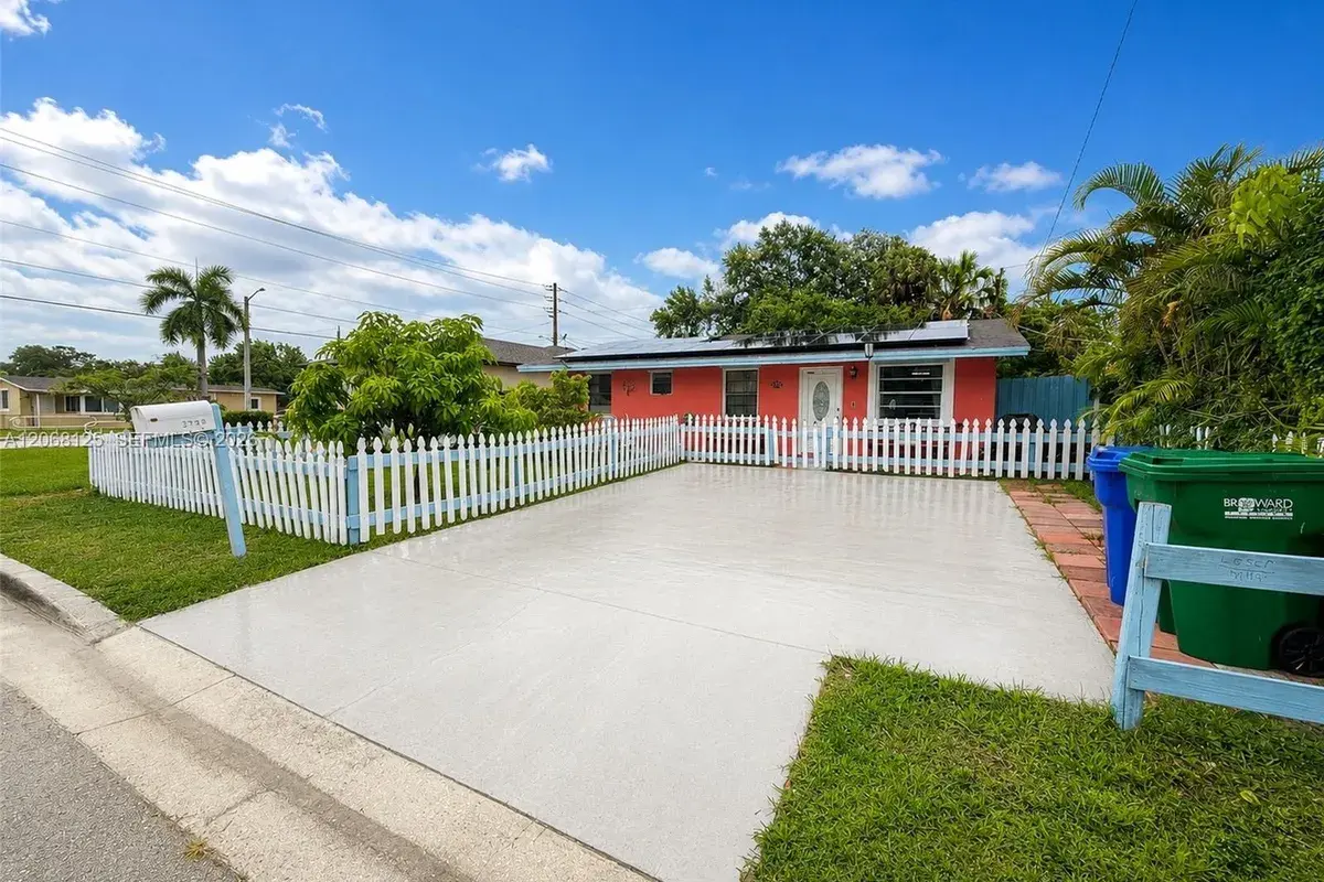 2745 NW 7th Ct, Fort Lauderdale FL 33311