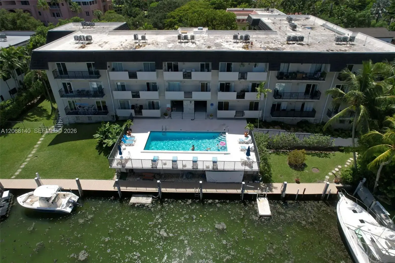 6815 Edgewater Dr # 301, Coral Gables FL 33133