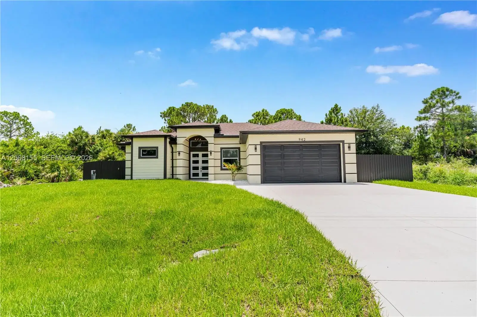 942 E KANUGA ST, Lehigh Acres FL 33974 photo 5