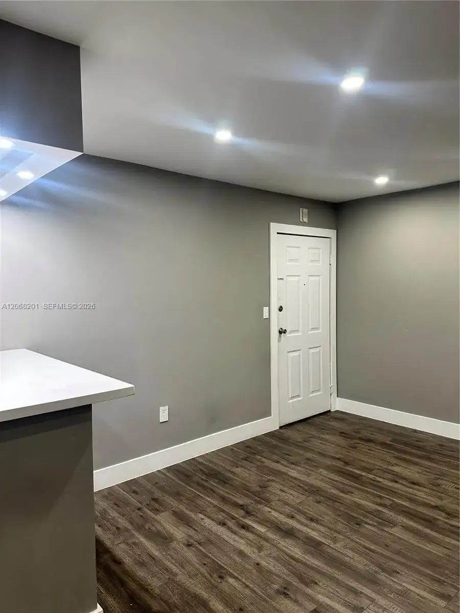 9449 SW 76th St # T5, Miami FL 33173 photo 5
