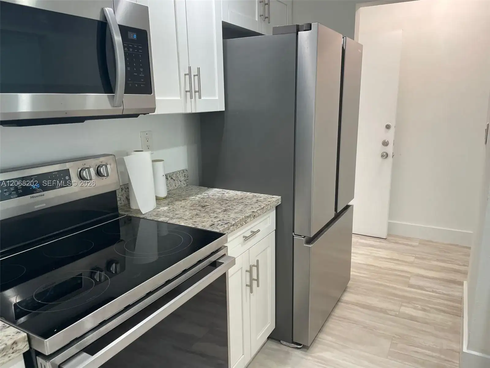 460 W Park Dr # 207, Miami FL 33172 photo 2
