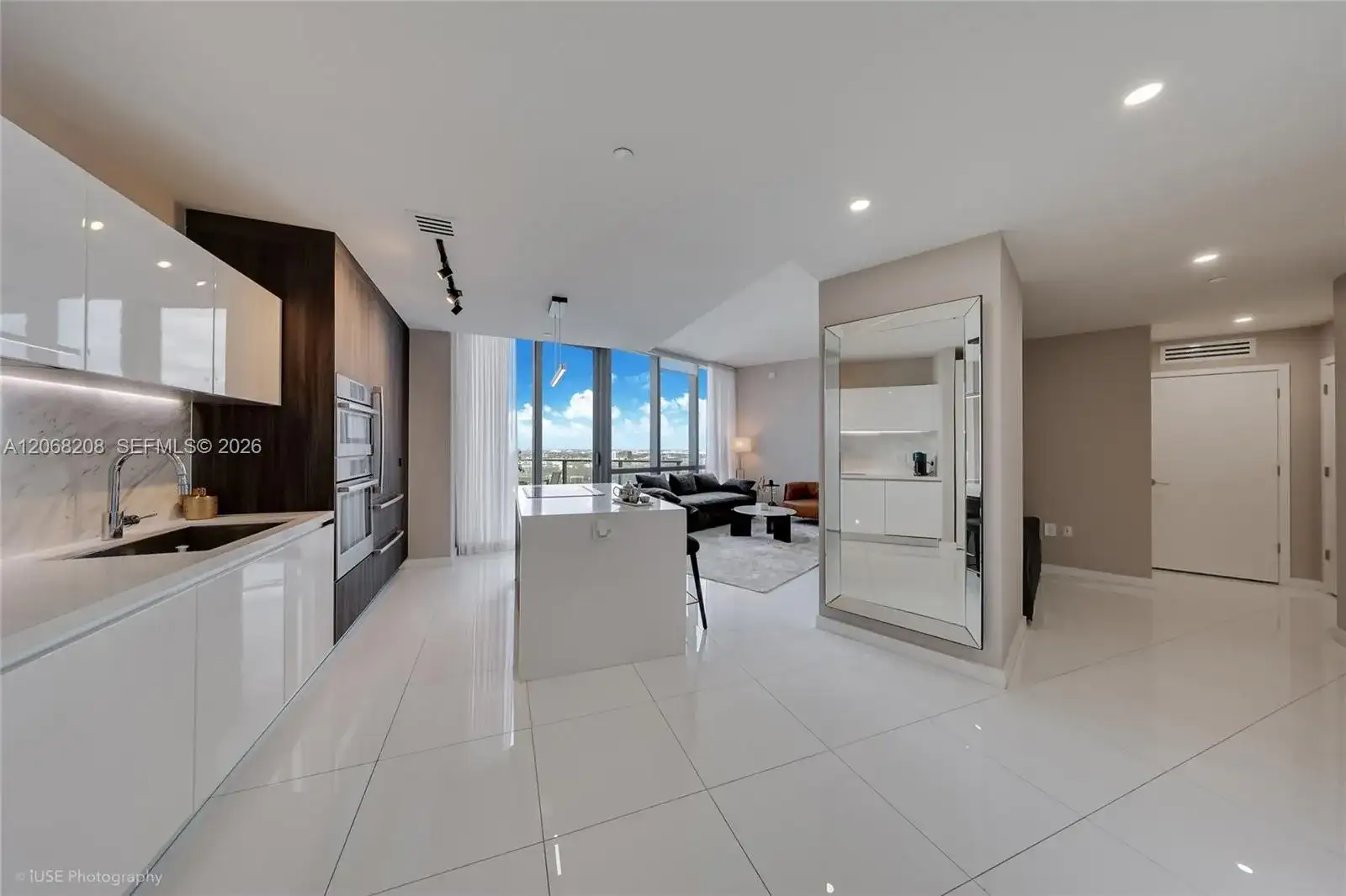 851 NE 1st Ave # 3402, Miami FL 33132 photo 3