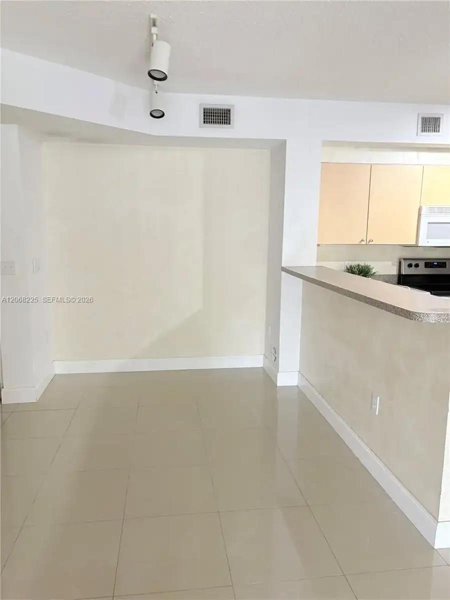 8030 N Nob Hill Rd # 105, Tamarac FL 33321 photo 4