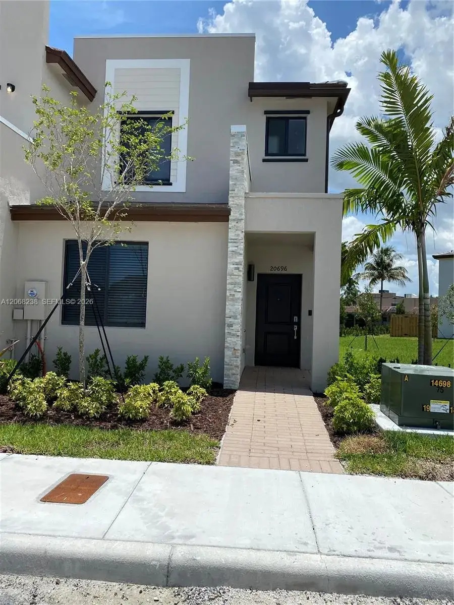 20696 NE 7th Pl # 20696, Miami FL 33179