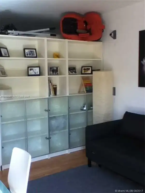 549 Meridian Ave # 10, Miami Beach FL 33139 photo 5