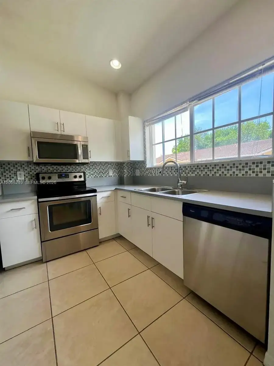 3824 SW 48th Ave # 3824, Hollywood FL 33023 photo 3