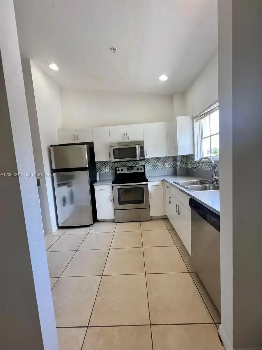 3824 SW 48th Ave # 3824, Hollywood FL 33023 photo 4
