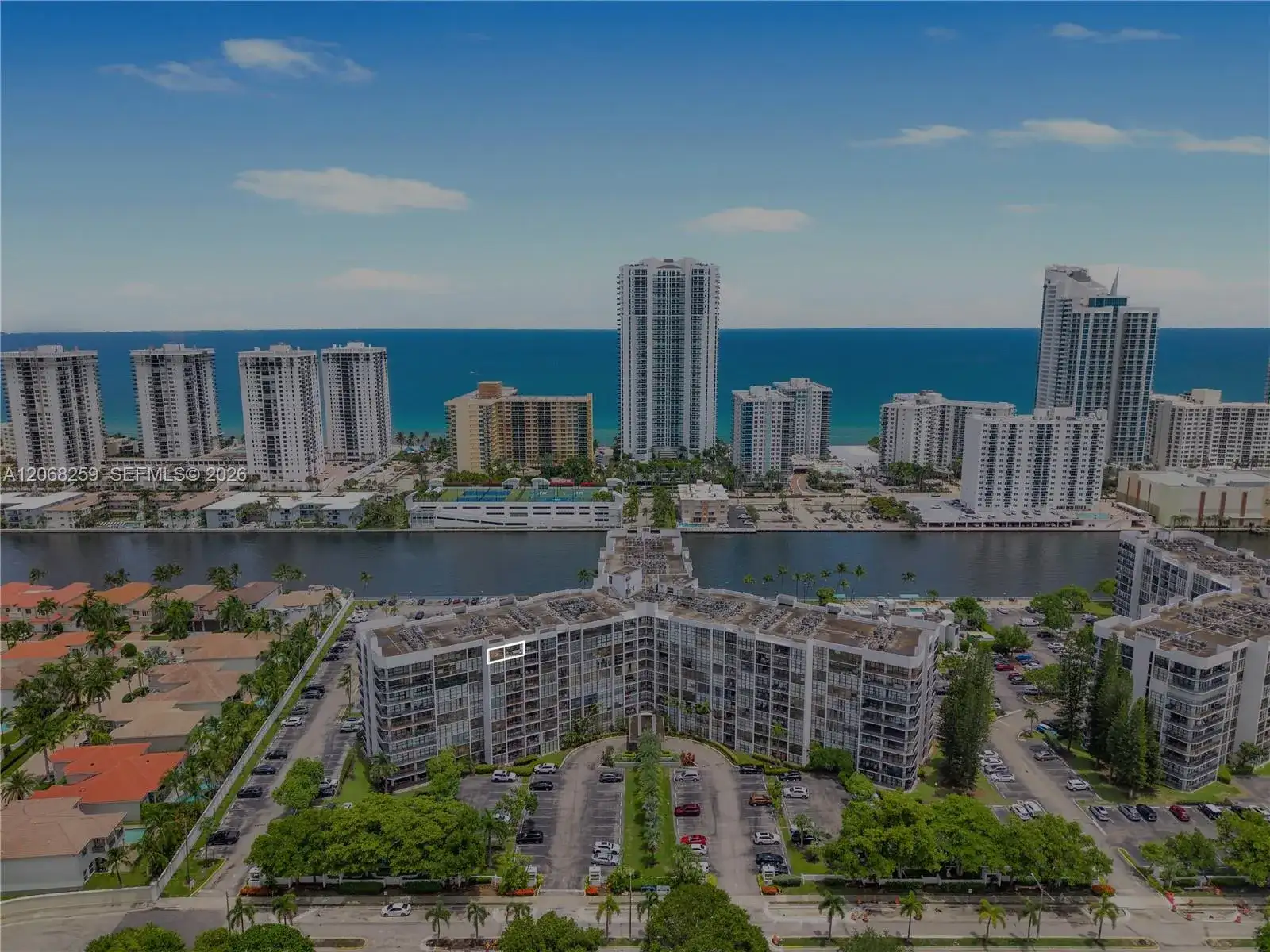 1000 Parkview Dr # 1007, Hallandale Beach FL 33009 photo 2