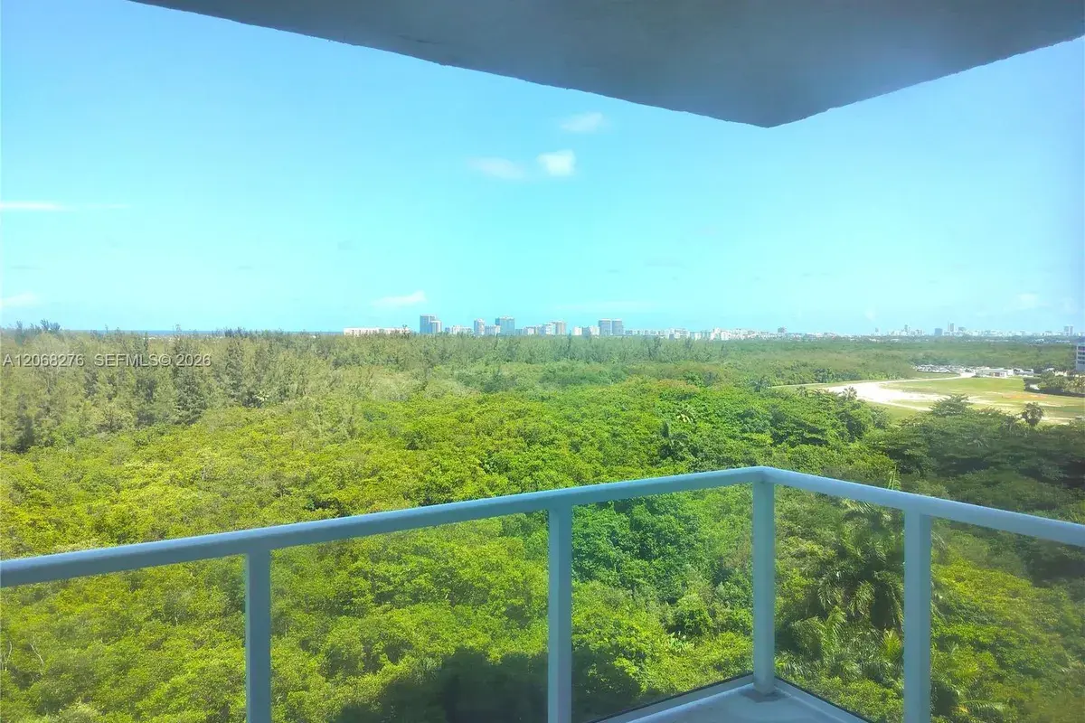 14951 Royal Oaks Ln # 1006, North Miami FL 33181