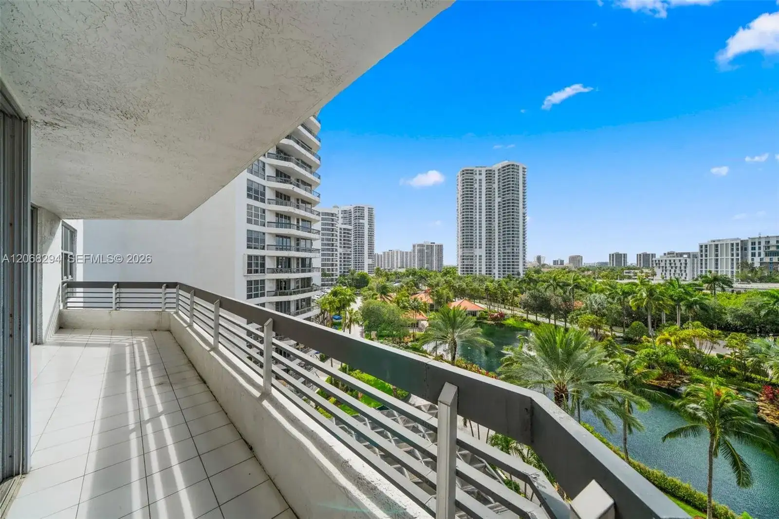 19101 NE 36th Ct # 807, Aventura FL 33180 photo 2