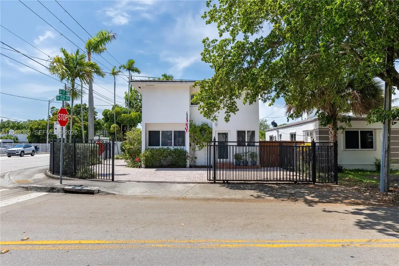 2250 SW 17th Ave, Miami FL 33145 photo 2
