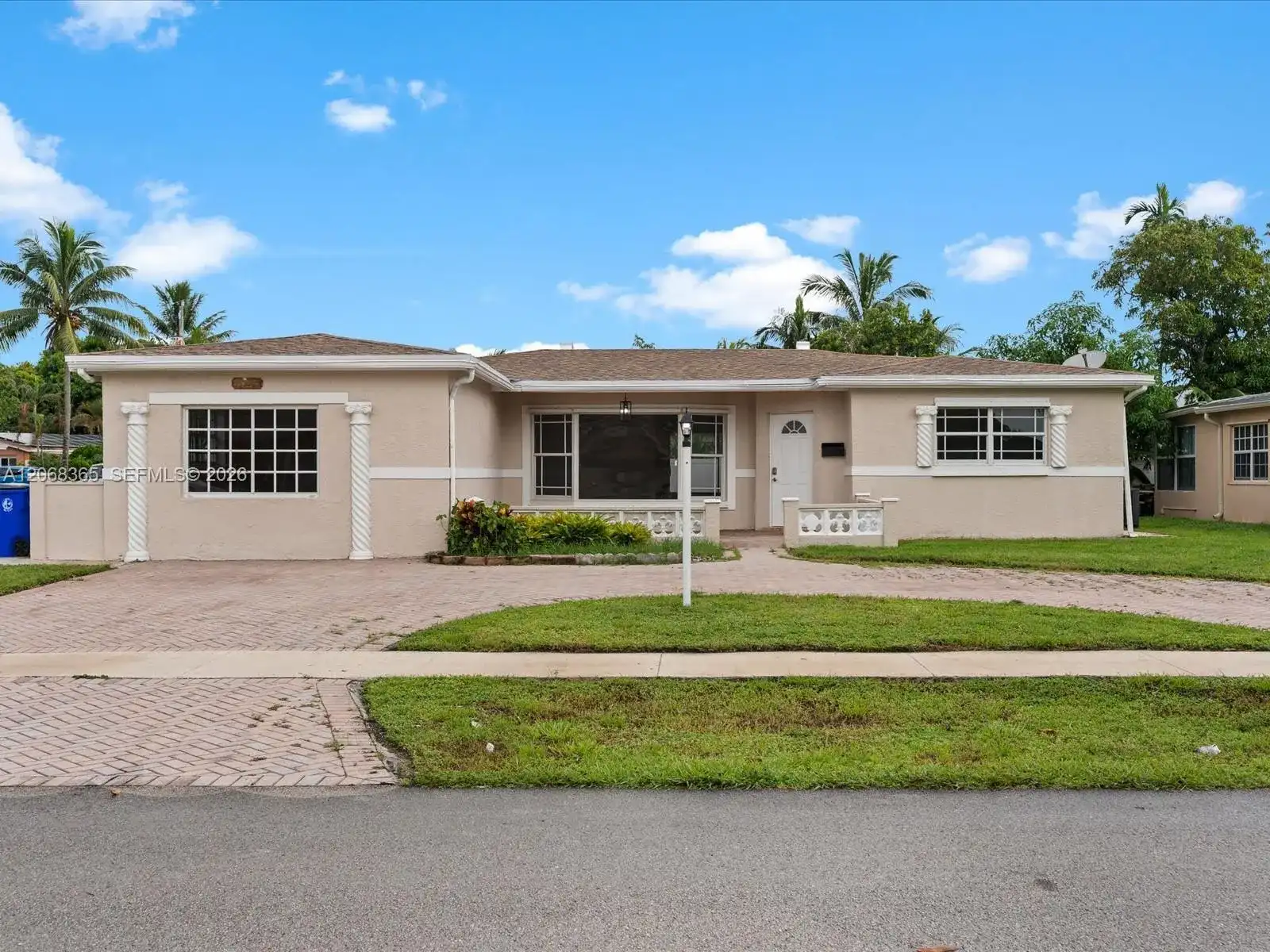 4545 NW 39th St, Lauderdale Lakes FL 33319