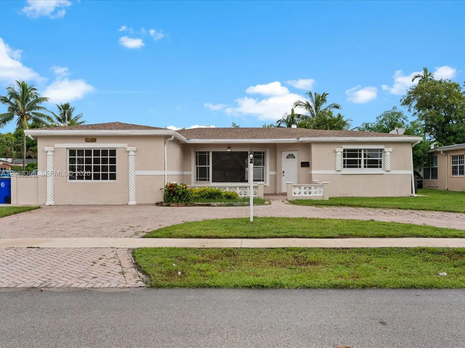 4545 NW 39th St, Lauderdale Lakes FL 33319