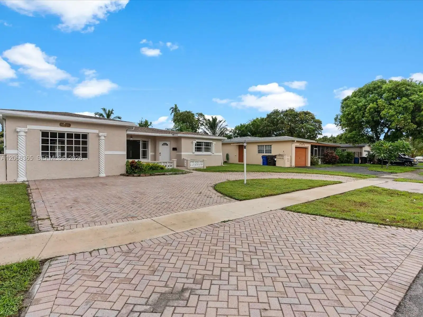 4545 NW 39th St, Lauderdale Lakes FL 33319 photo 3