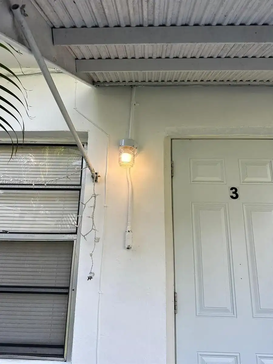321 NE 2nd ST # 3, Hallandale Beach FL 33009
