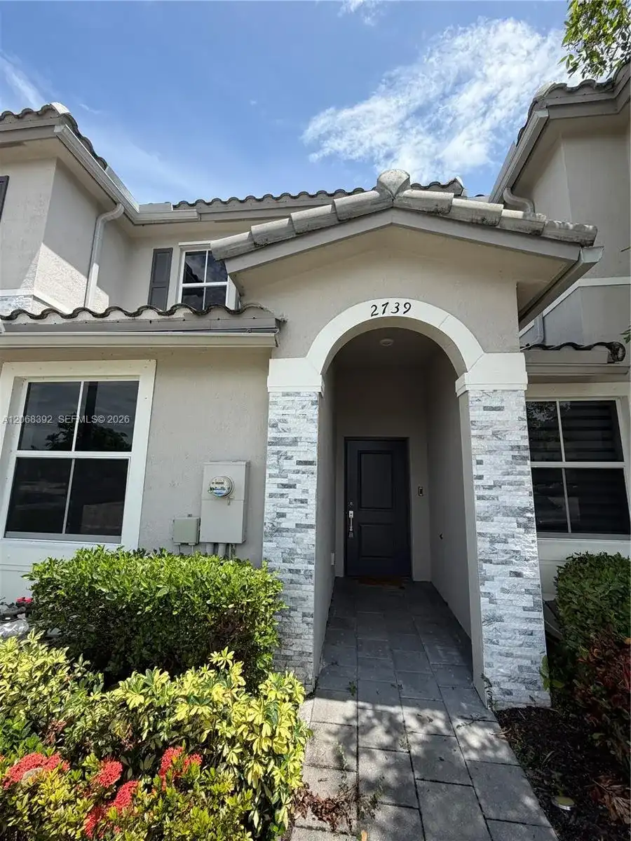 2739 SE 17th St, Homestead FL 33035