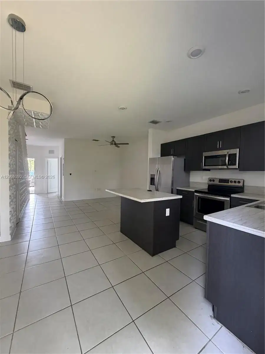 2739 SE 17th St, Homestead FL 33035 photo 3