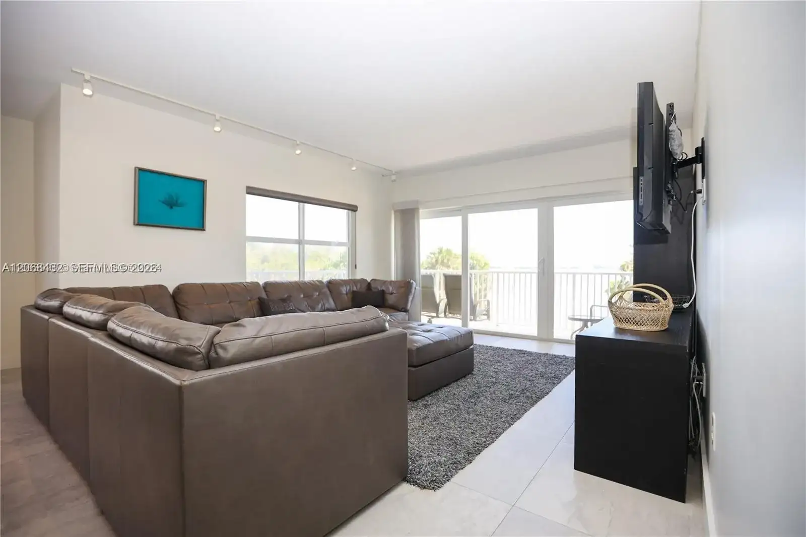 300 Bayview Dr # 216, Sunny Isles Beach FL 33160 photo 3
