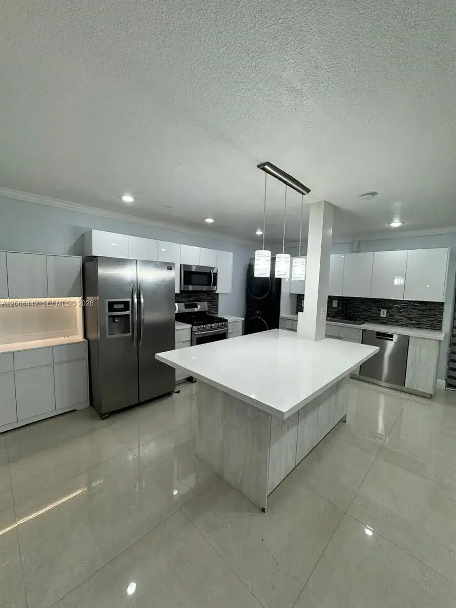 6812 Brookline Dr # 6812, Hialeah FL 33015