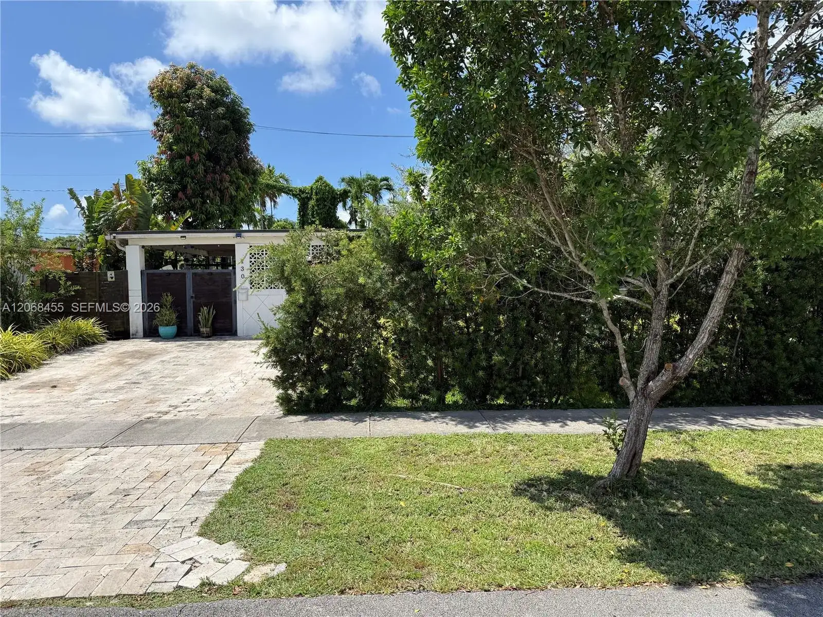 130 NE 123rd St, North Miami FL 33161 photo 2