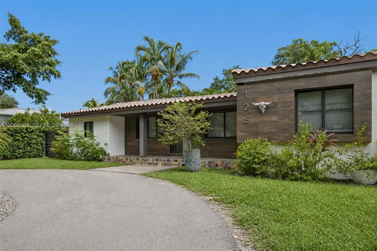 125 NE 107th St, Miami Shores FL 33161 photo 2