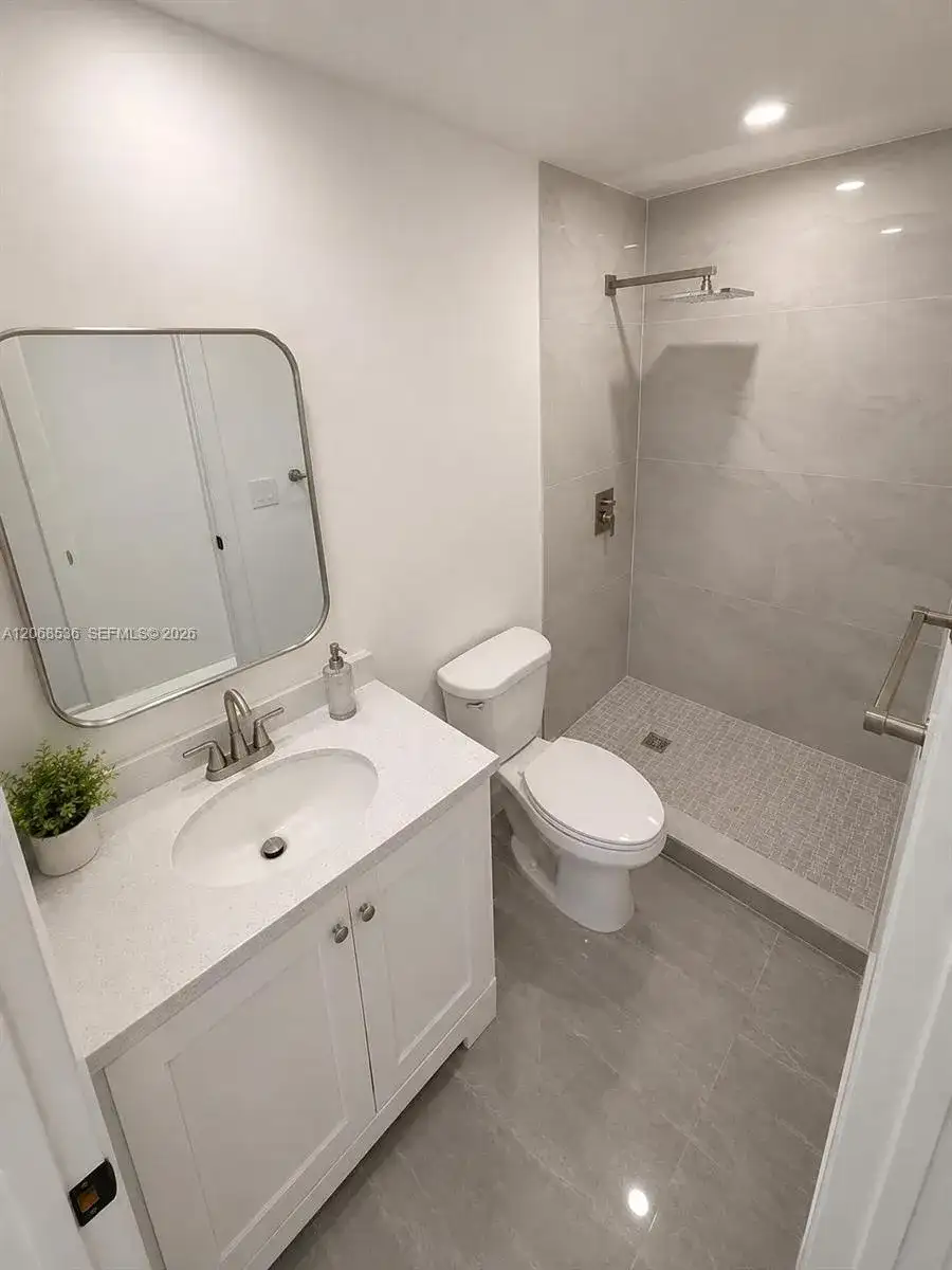 607 NW 8th Ave, Pompano Beach FL 33060 photo 3