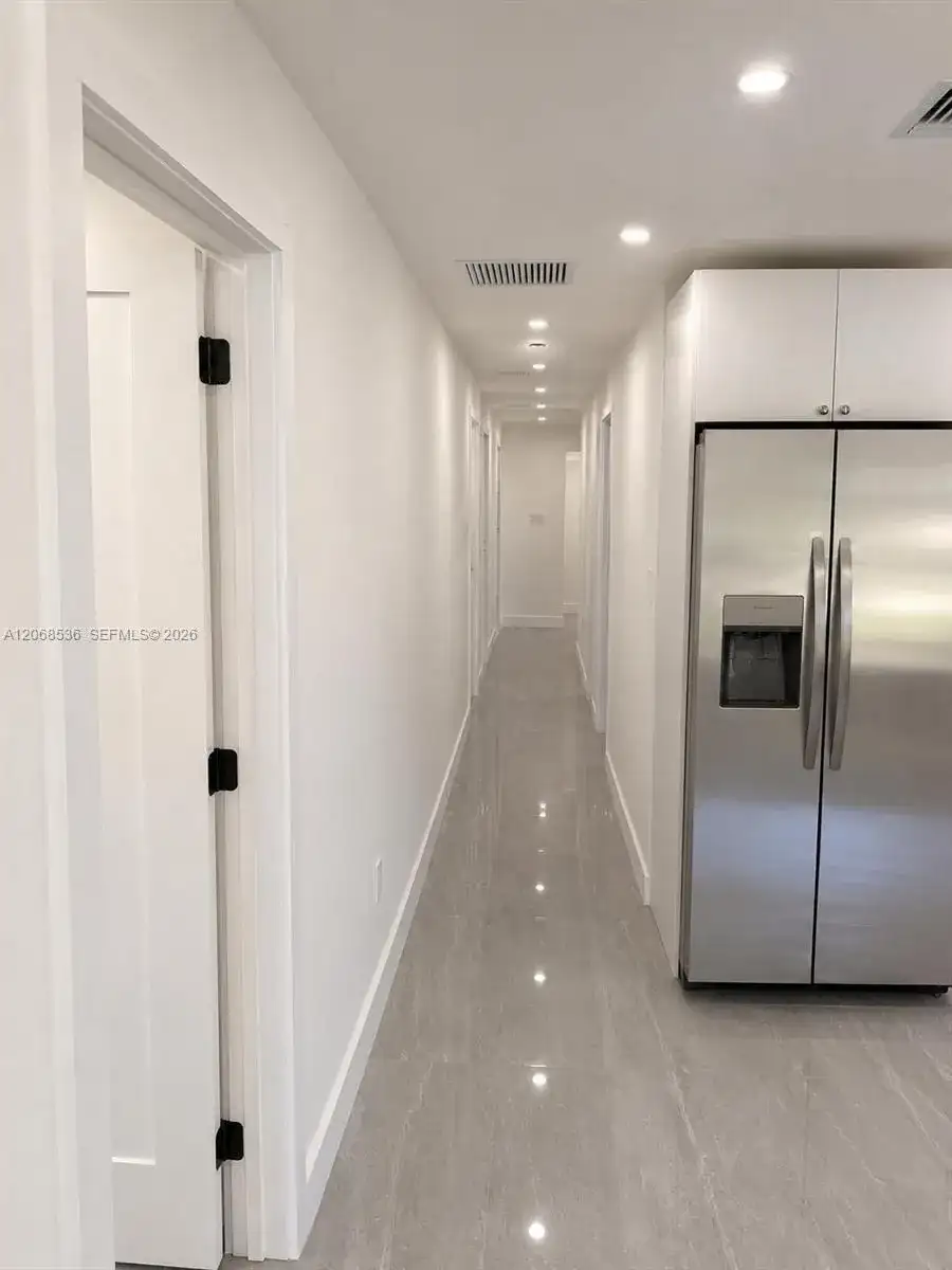 607 NW 8th Ave, Pompano Beach FL 33060 photo 4