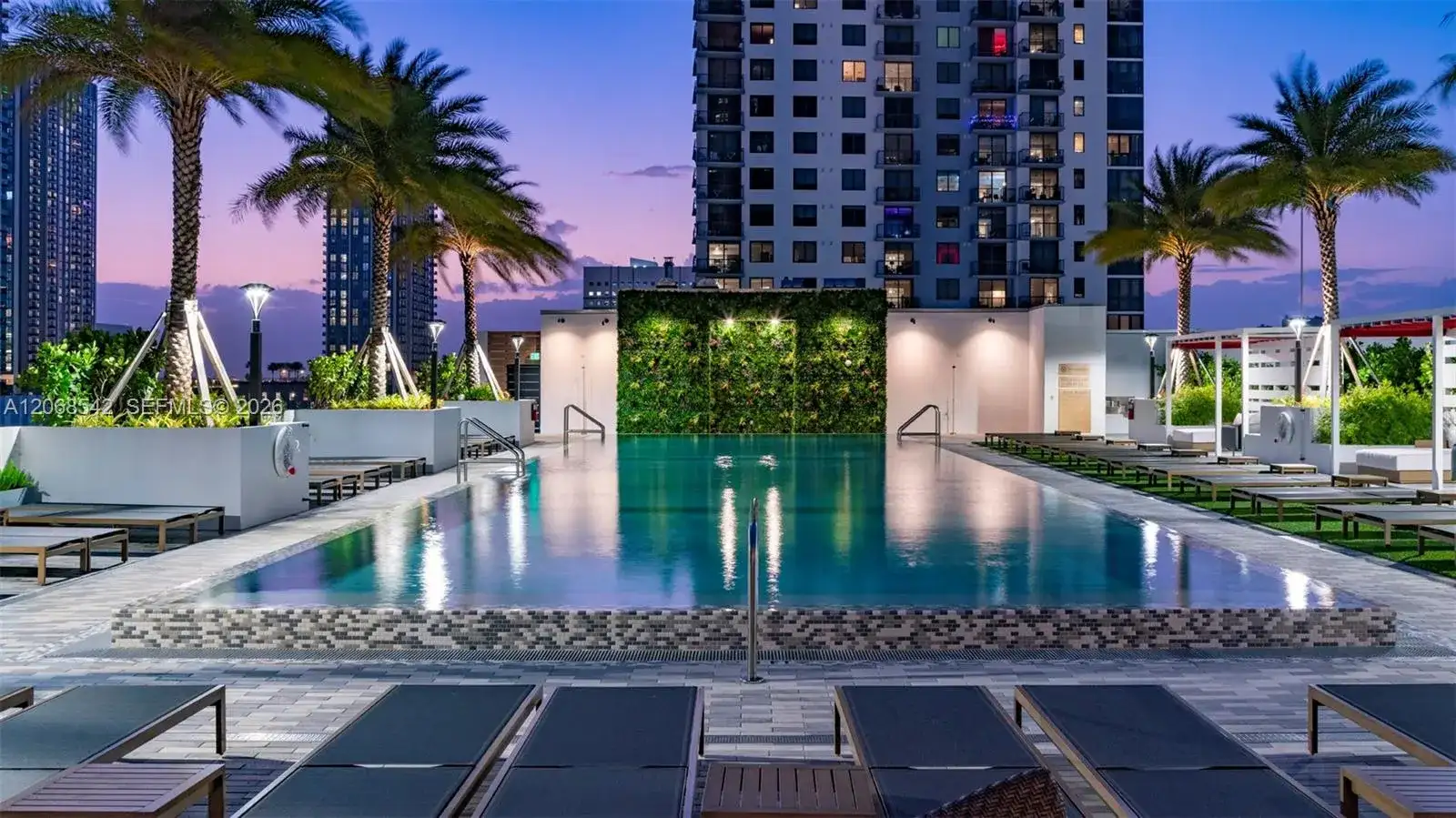 650 NE 2nd Ave # 4305, Miami FL 33132 photo 2