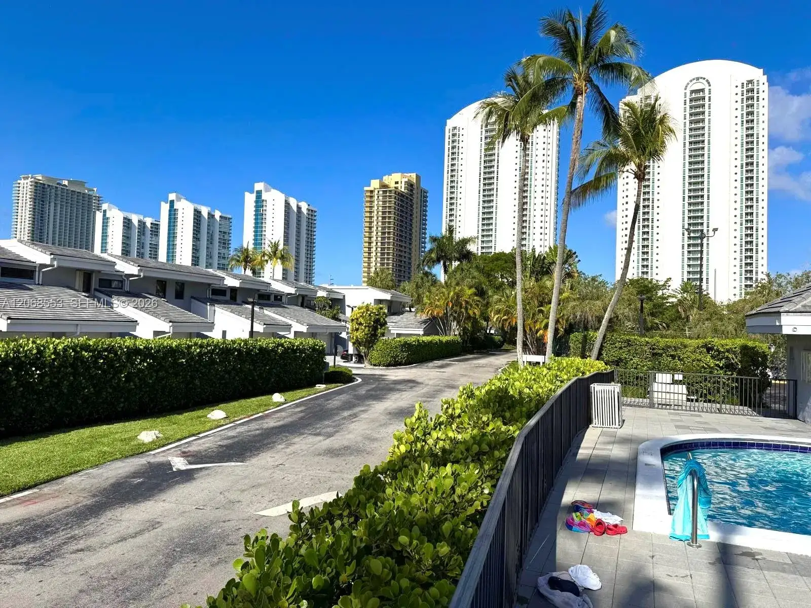 336 Poinciana Dr # 1008, Sunny Isles Beach FL 33160