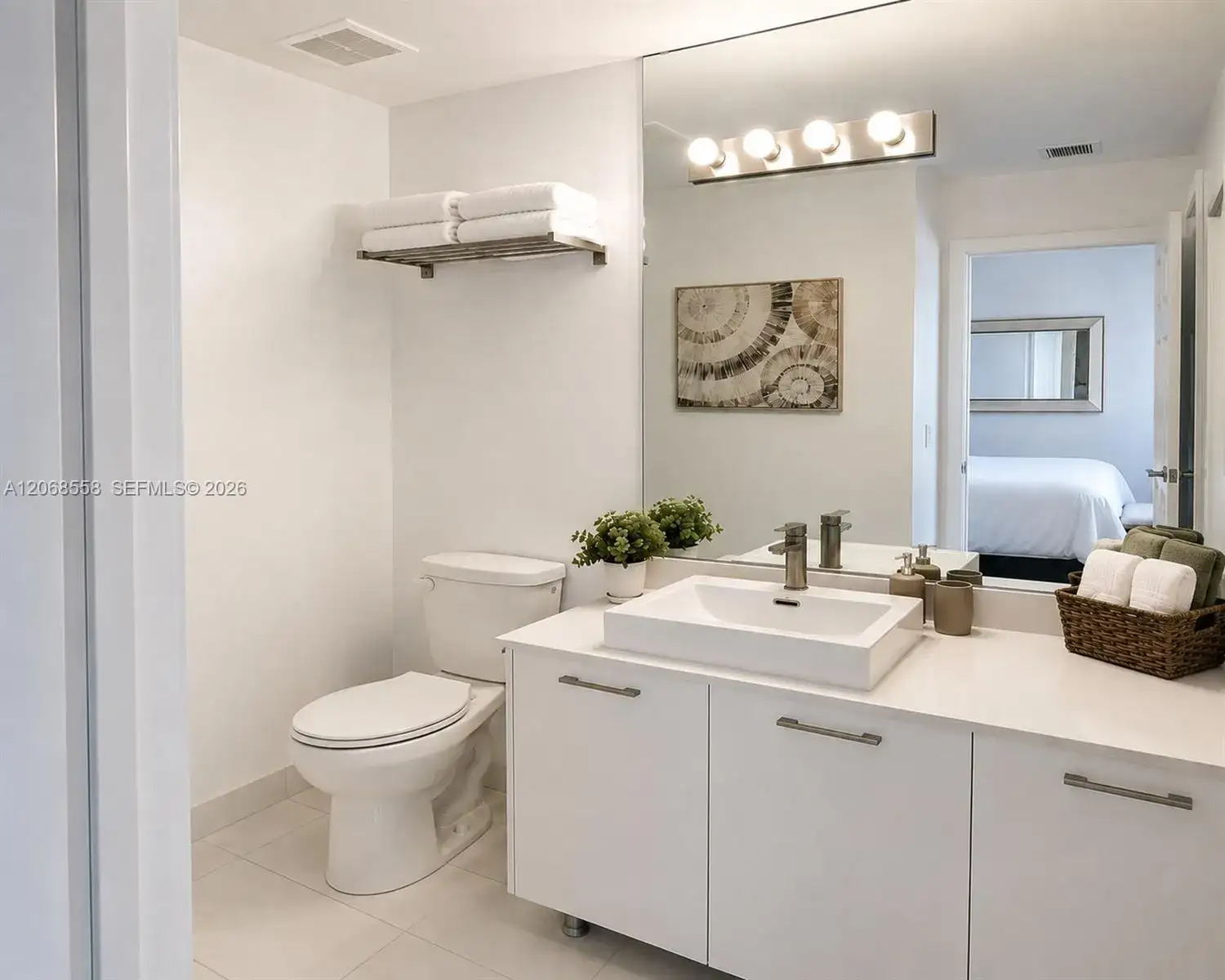 151 SE 1st St # 2406, Miami FL 33131 photo 4