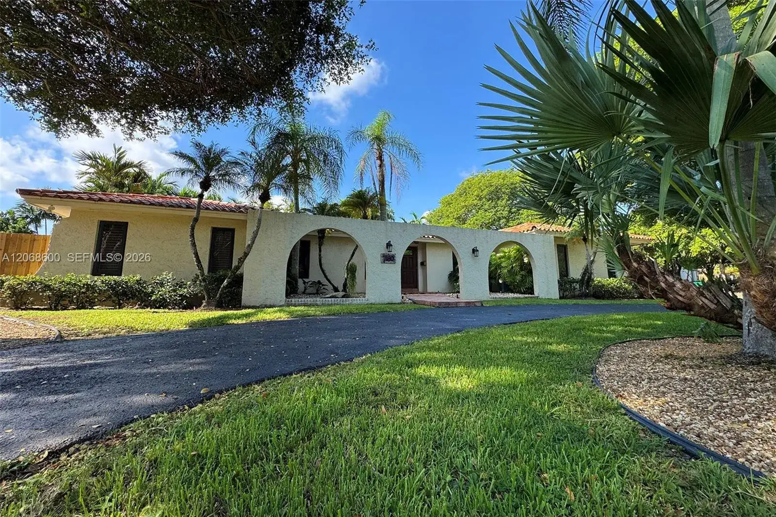 7190 SW 100th St, Pinecrest FL 33156 photo 2