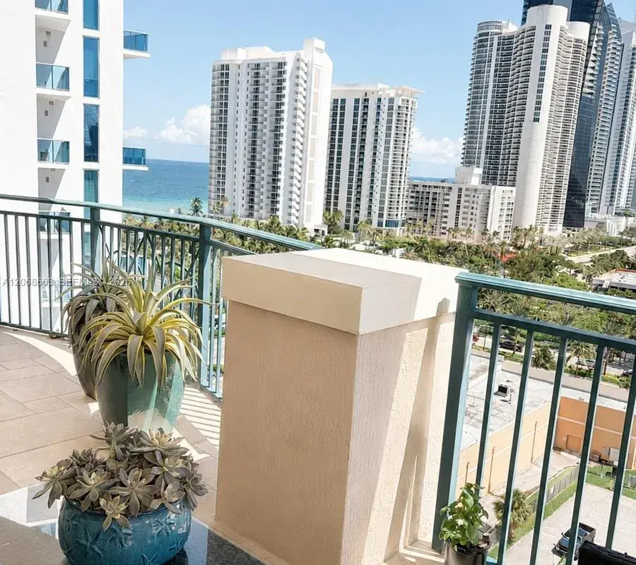 17555 SW Atlantic Blvd, Sunny Isles Beach FL 33160