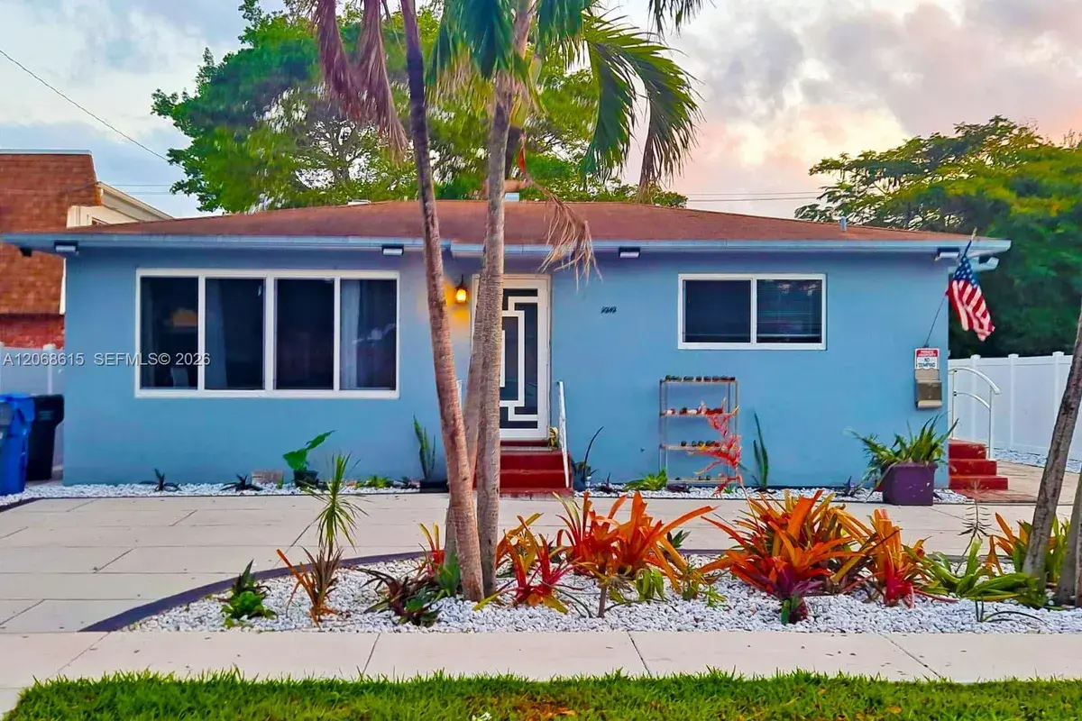 2242 Polk St, Hollywood FL 33020