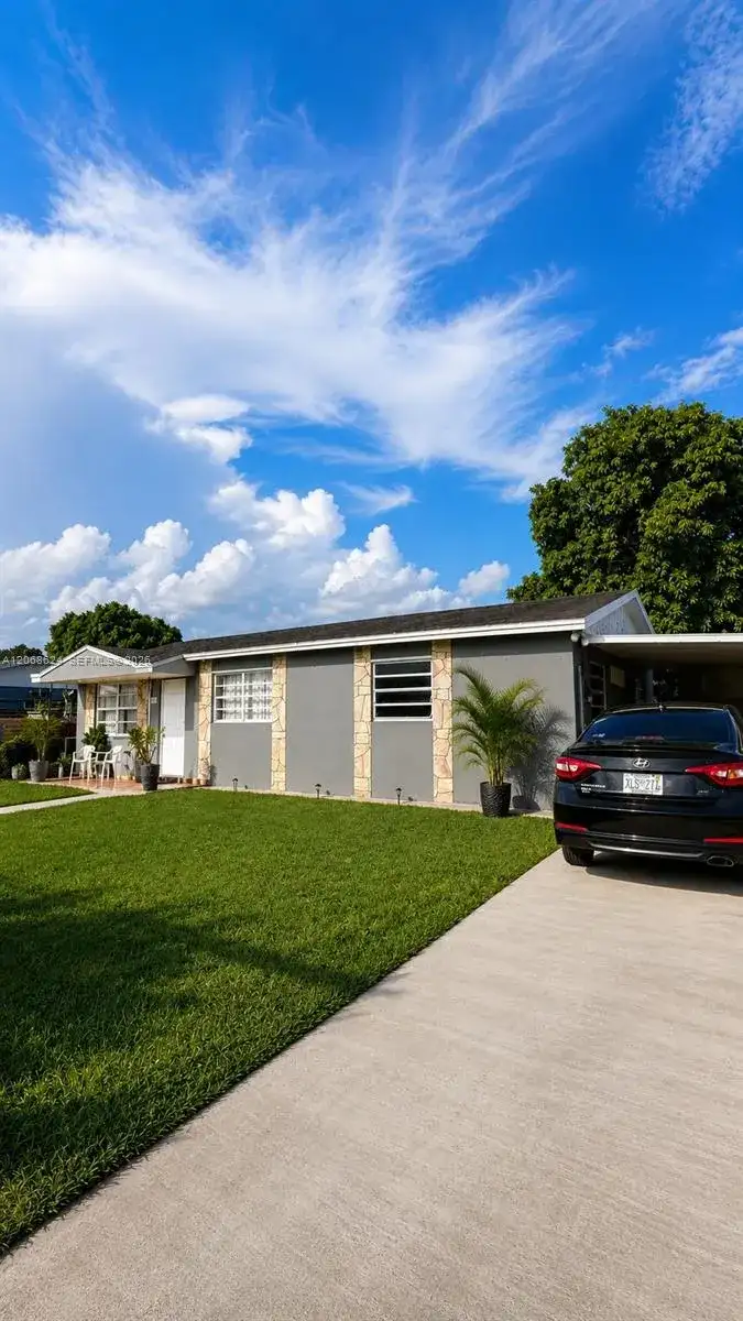 19811 SW 116th ave, Miami FL 33157 photo 2